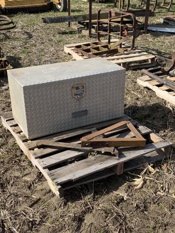 Diamond plate toolbox and brackets