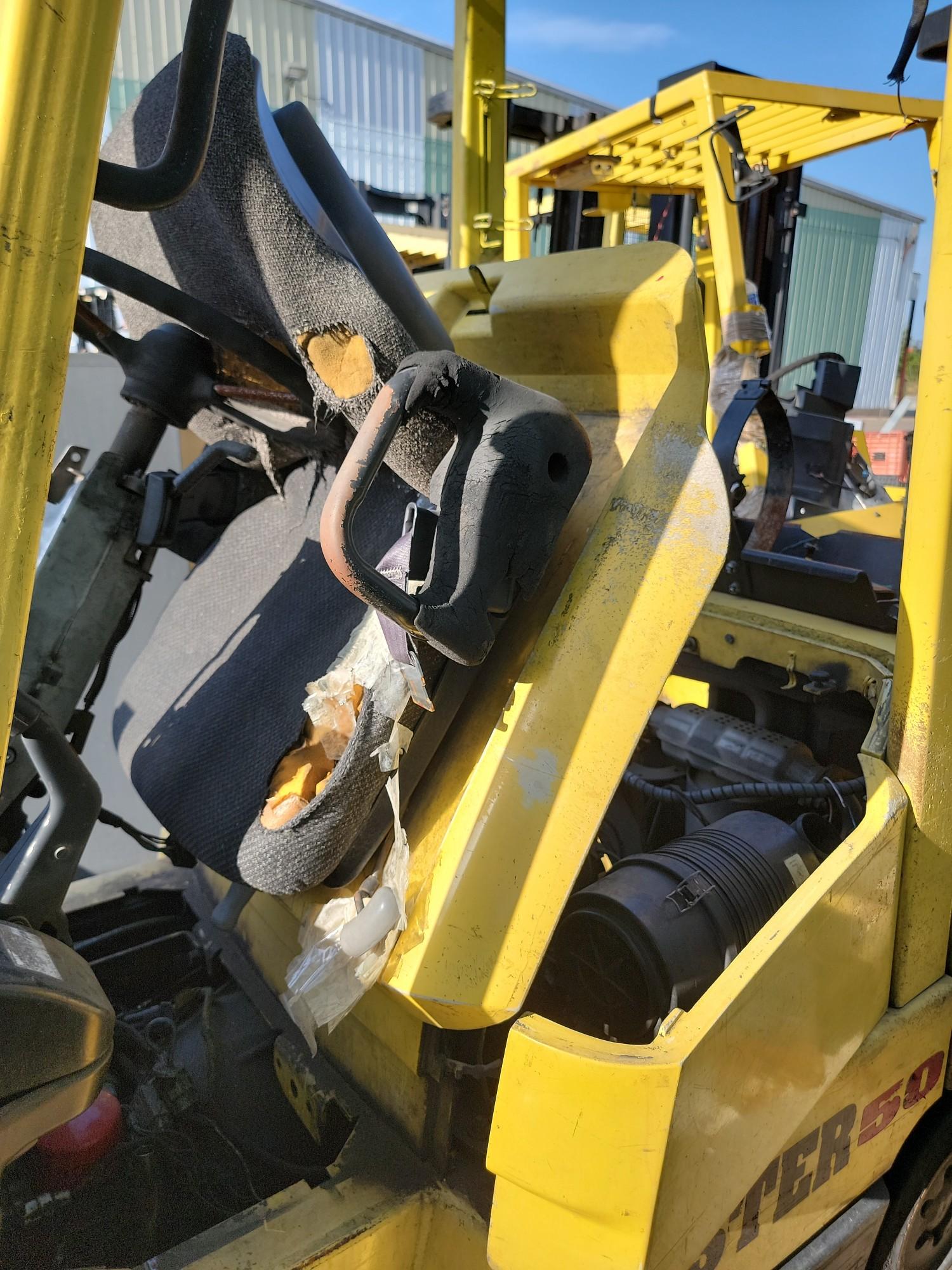 PICK UP LOCATION DUNCANVILLE, TX: Hyster Forklift Model S50XM 4-Wheel Sit Down Capacity: 5000 Pounds