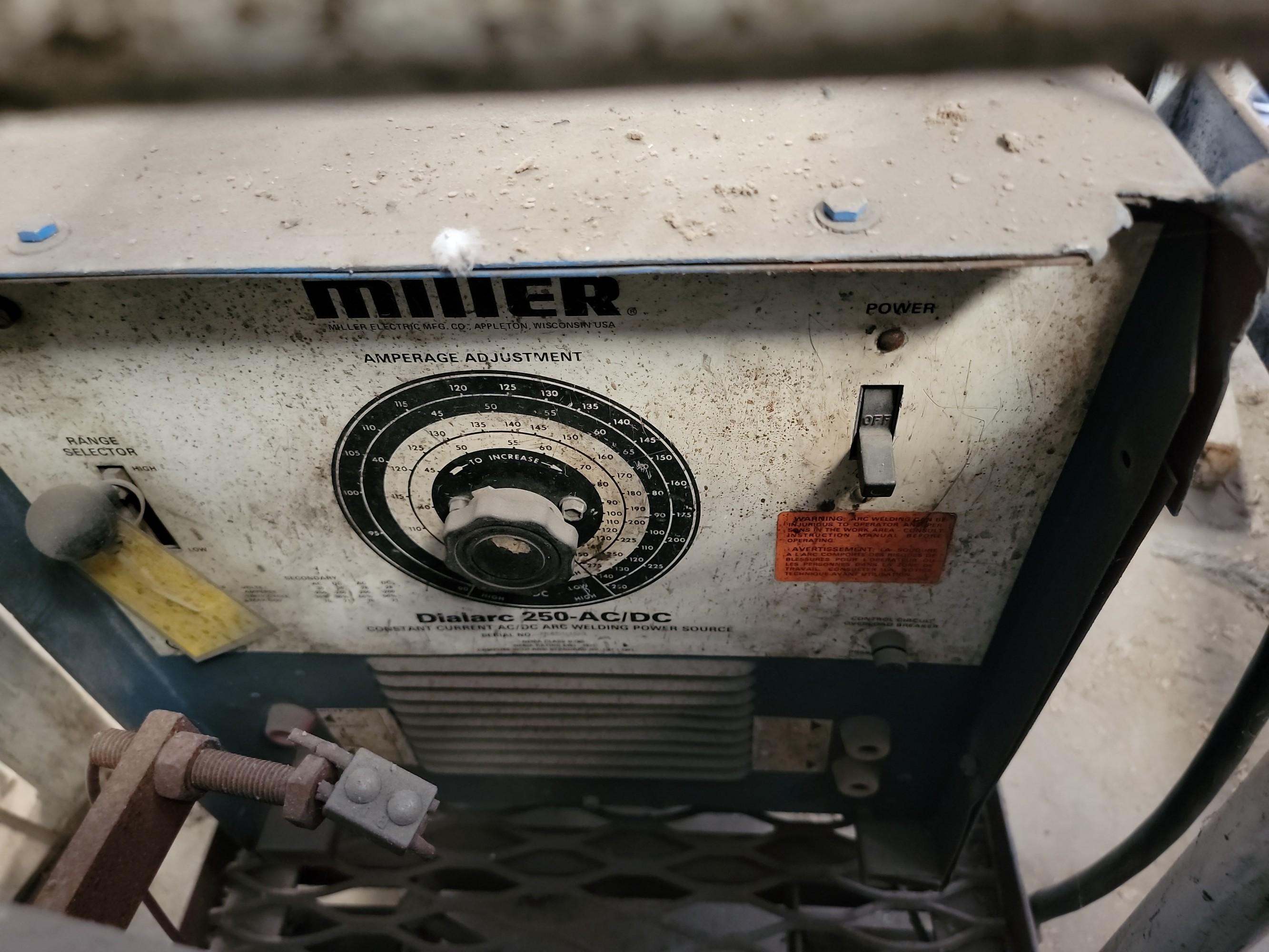 PICK UP LOCATION DUNCANVILLE, TX: Miller Welder