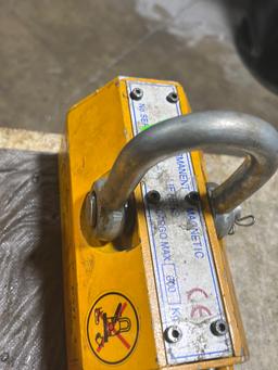 Two permanent magnetic lifters pml3 300kg