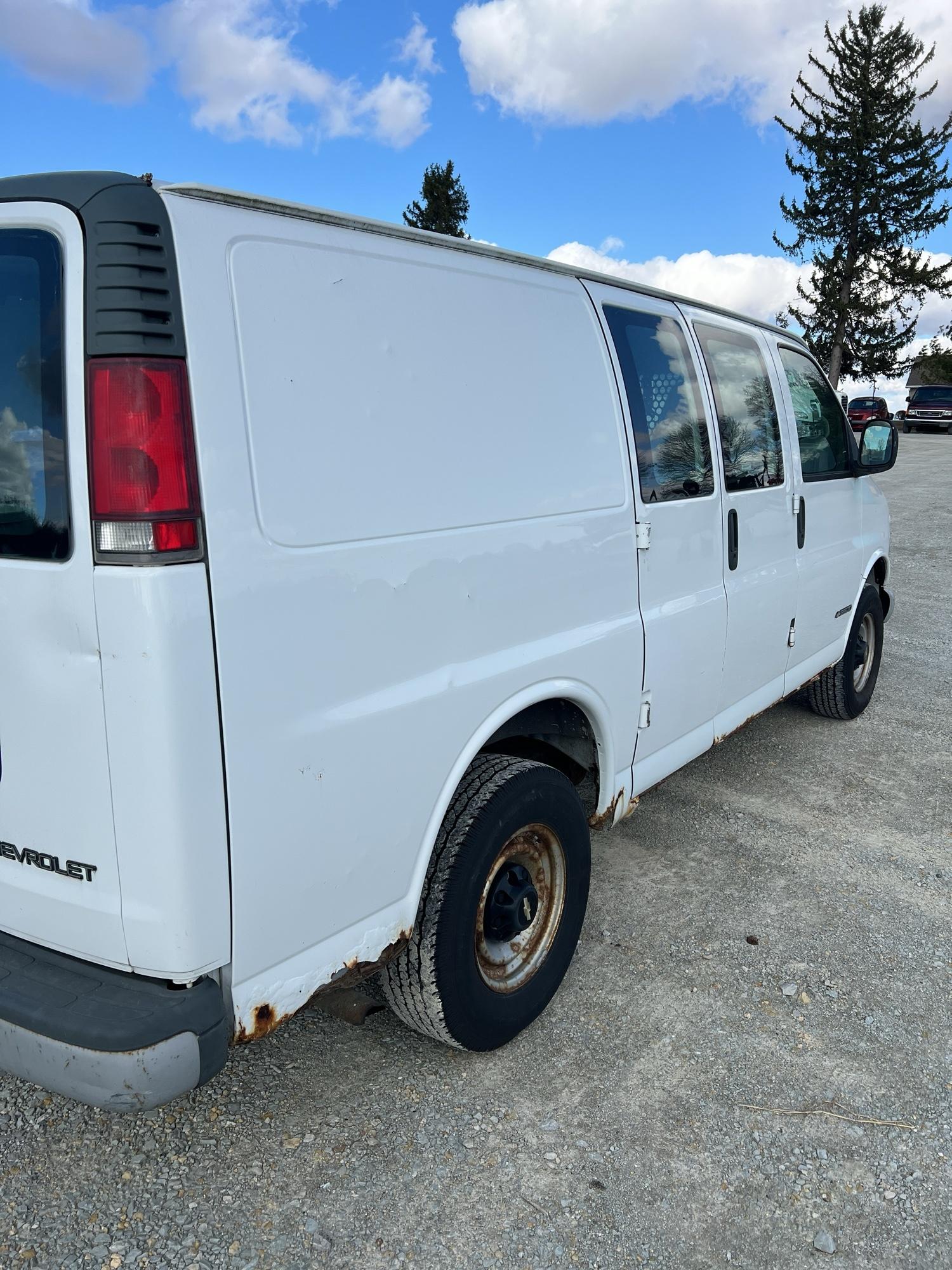 2000 Chevy Express Van, Diesel, Runs and Drives, 121,639 Miles, has title, VIN 1GCHG35F4Y1246276 - A