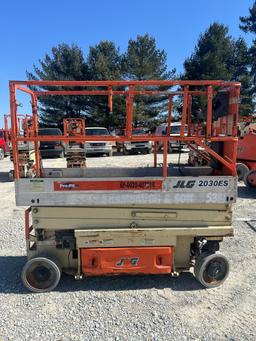 2005 JLG 2030ES Pro-Fit Series Scissor Lift, 24 Volt, 256.4 hours, Runs and Operates