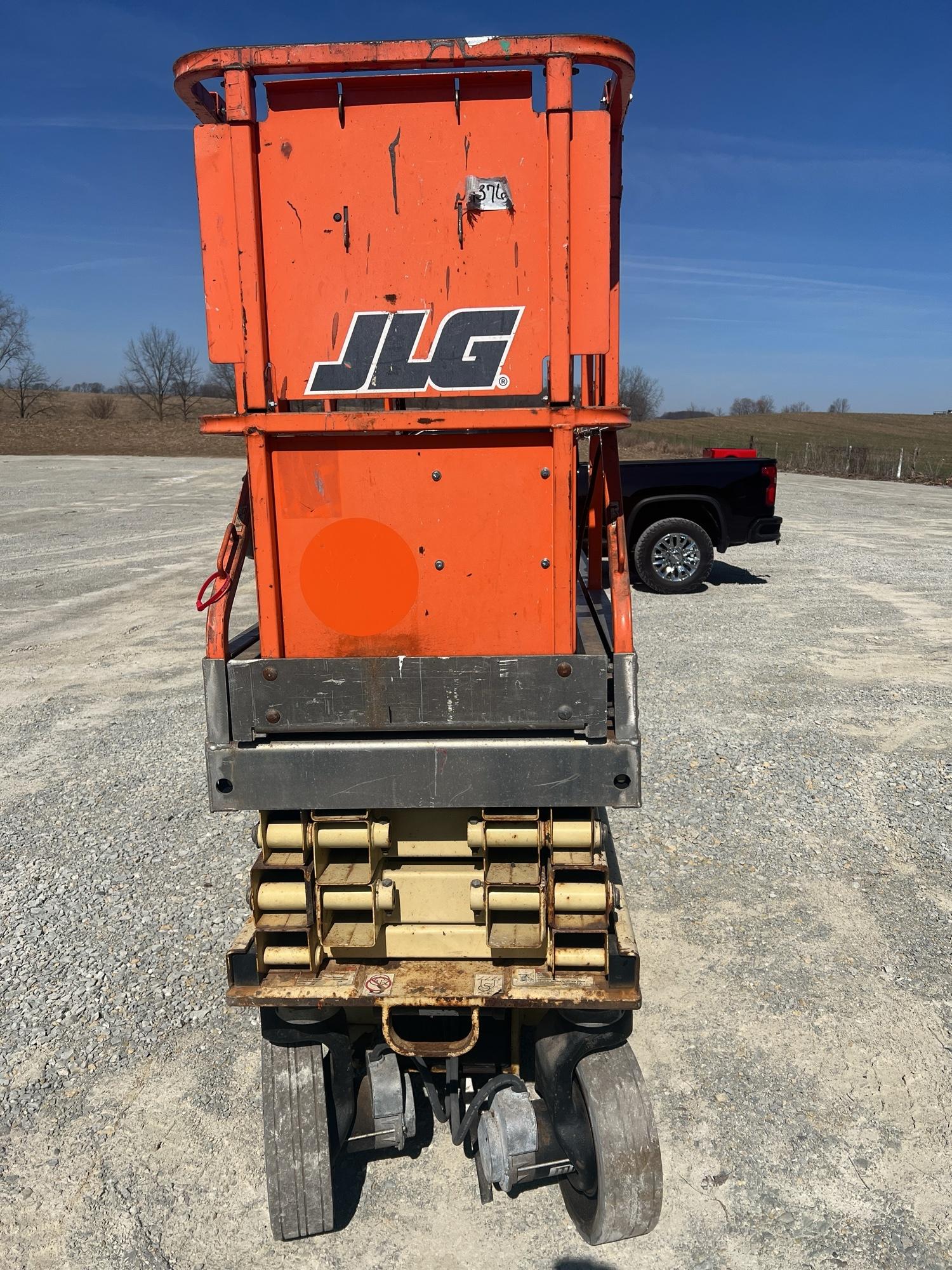 2005 JLG 2030ES Pro-Fit Series Scissor Lift, 24 Volt, 256.4 hours, Runs and Operates