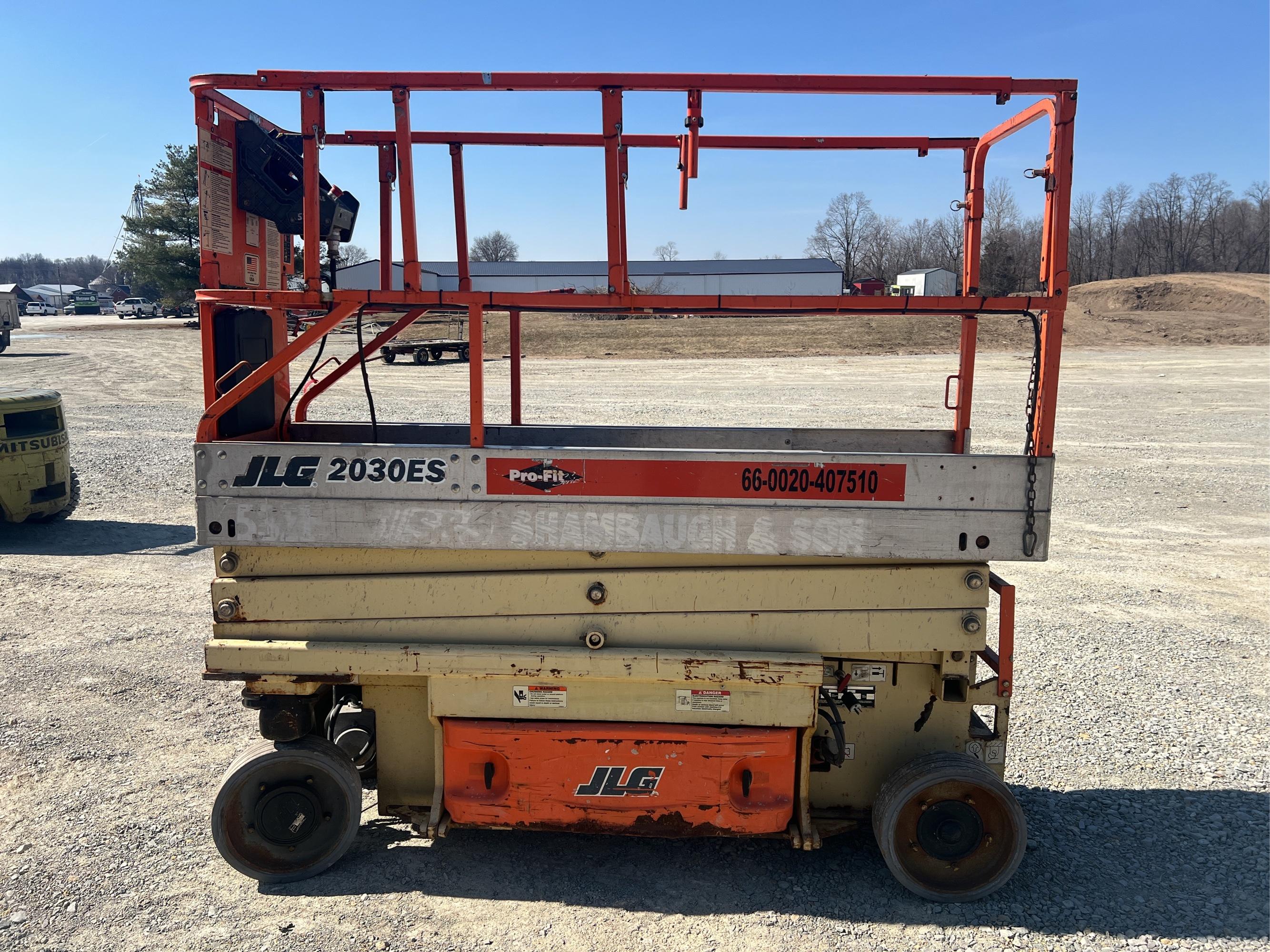2005 JLG 2030ES Pro-Fit Series Scissor Lift, 24 Volt, 256.4 hours, Runs and Operates