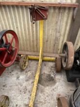 Metal Rolling Motor Stand with Yellow Frame