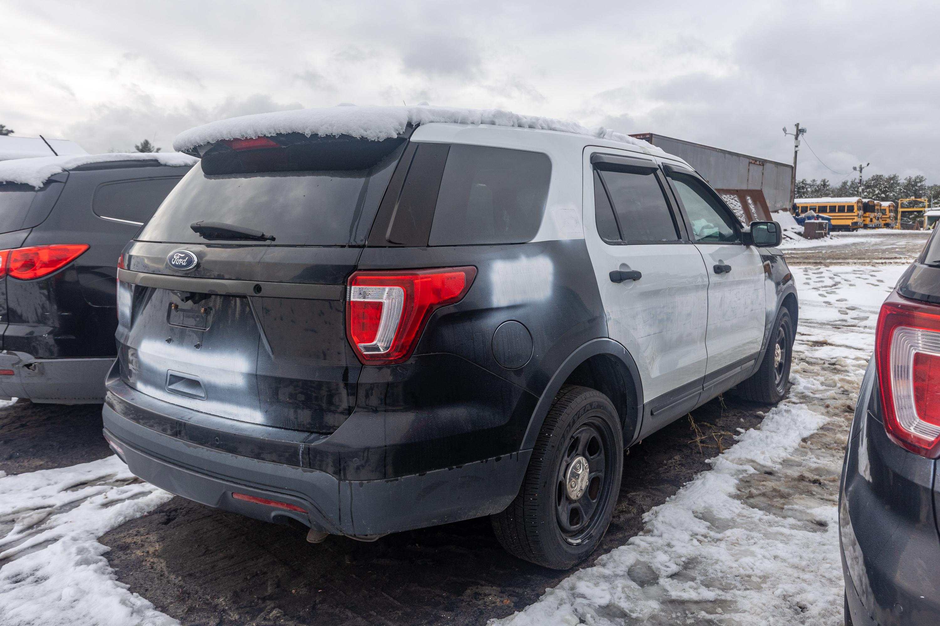 2017 Ford Police Interceptor Utility (6 Cylinders R 3.7L MFI FFV DOHC 227 CID). VIN: 1FM5K8AR7HGA357