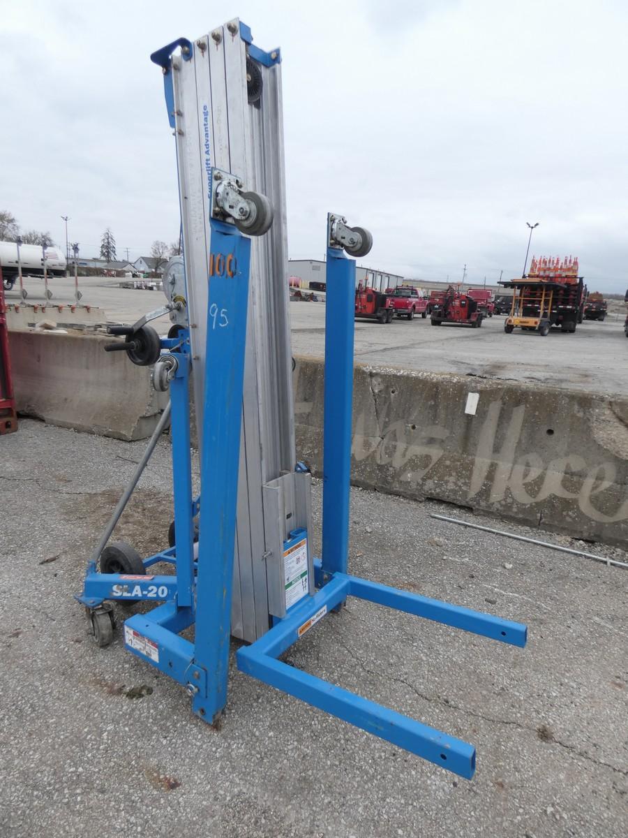 Genie SLA20 20' Material Lift, SN:Sla14-55312