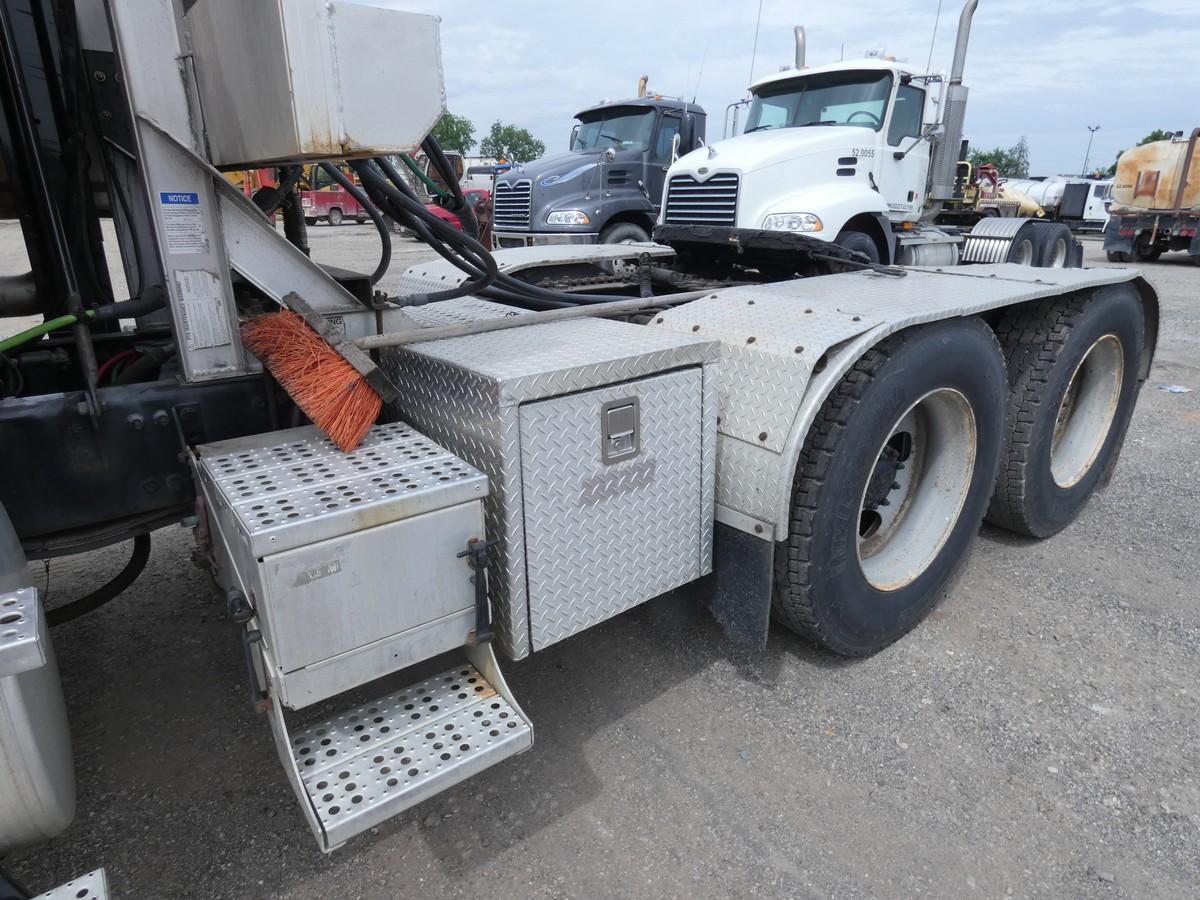2006 Sterling AT9500 Tandem Truck Tractor, SN:2FWJA3DE56AV41342, Cat C13 43