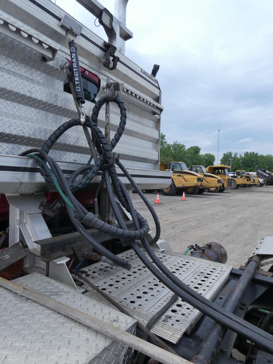 2006 Sterling AT9500 Tandem Truck Tractor, SN:2FWJA3DE56AV41342, Cat C13 43