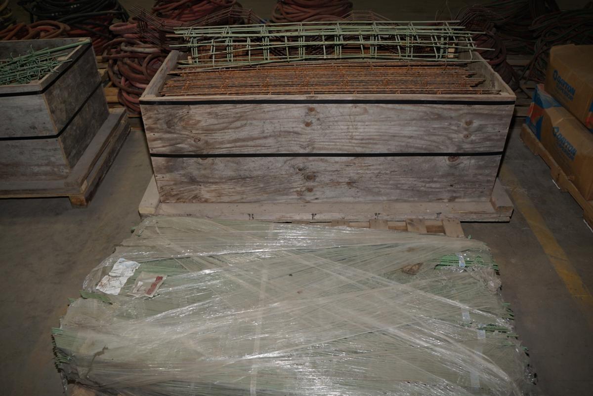 Box & Pallet of misc rebar