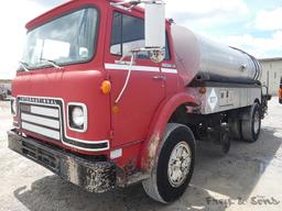 Etnyre BTHL 2000g Distributor, SN:J5860, mtd on 1976 IH C180 COE Distributo