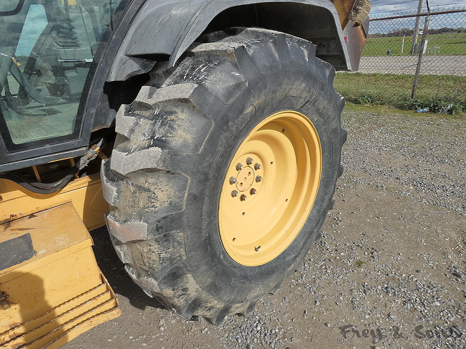 Ford 555D 4x4 Tractor Loader Backhoe, SN:A438878, EROPS, Ext. hoe, Reads 16