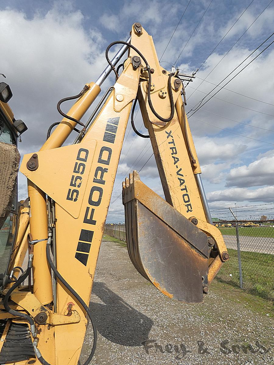 Ford 555D 4x4 Tractor Loader Backhoe, SN:A438878, EROPS, Ext. hoe, Reads 16