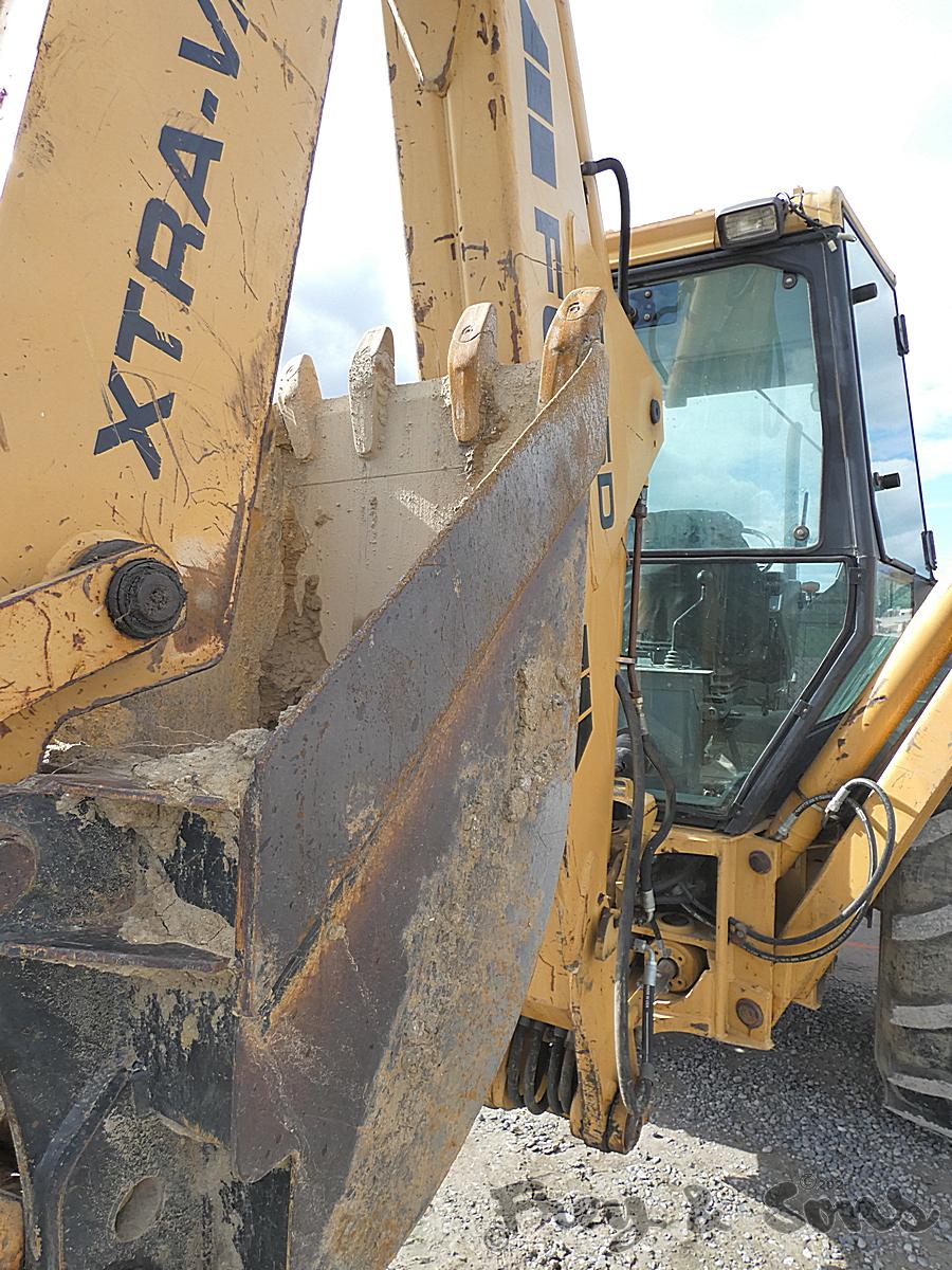 Ford 555D 4x4 Tractor Loader Backhoe, SN:A438878, EROPS, Ext. hoe, Reads 16