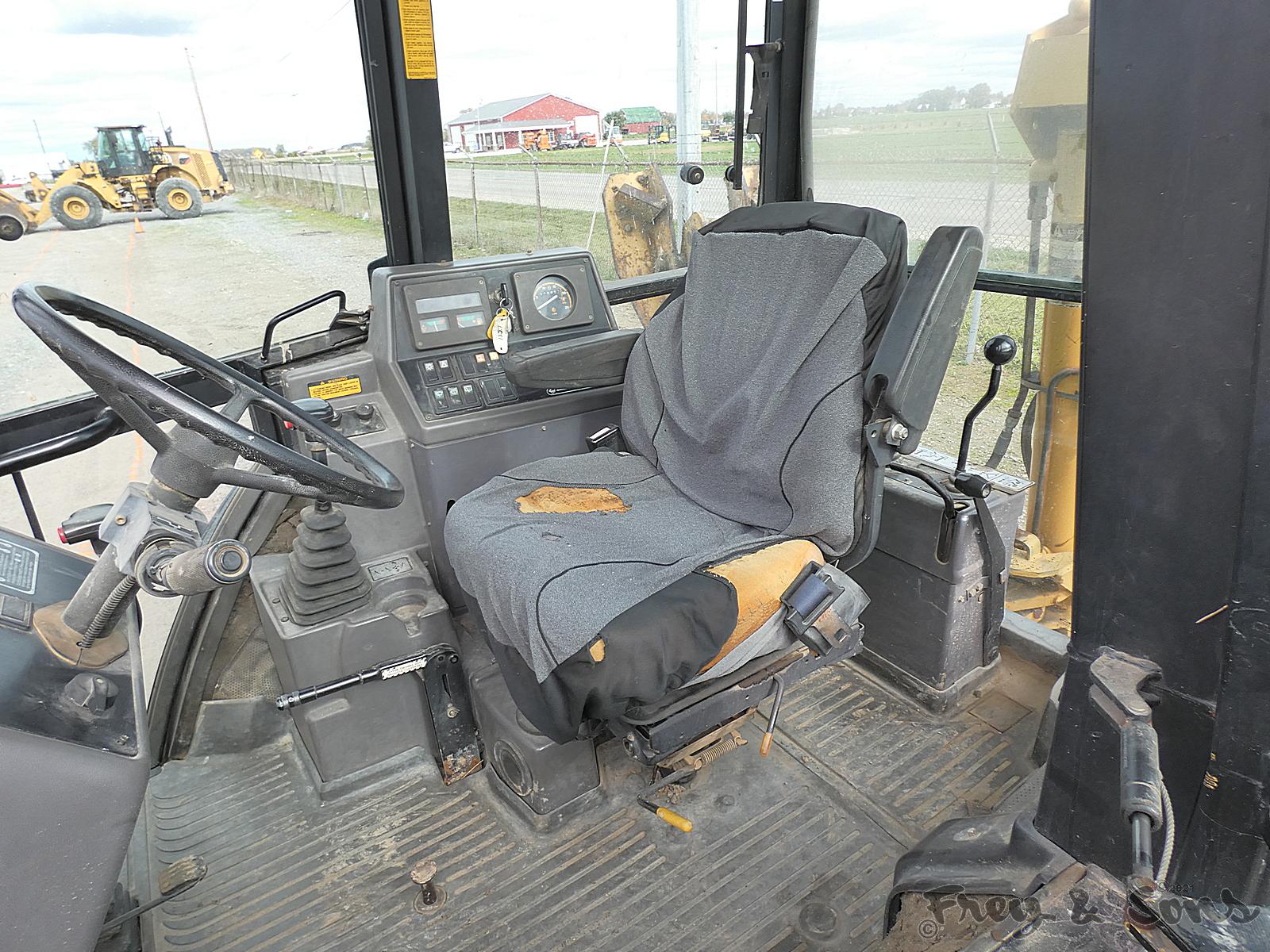 Ford 555D 4x4 Tractor Loader Backhoe, SN:A438878, EROPS, Ext. hoe, Reads 16