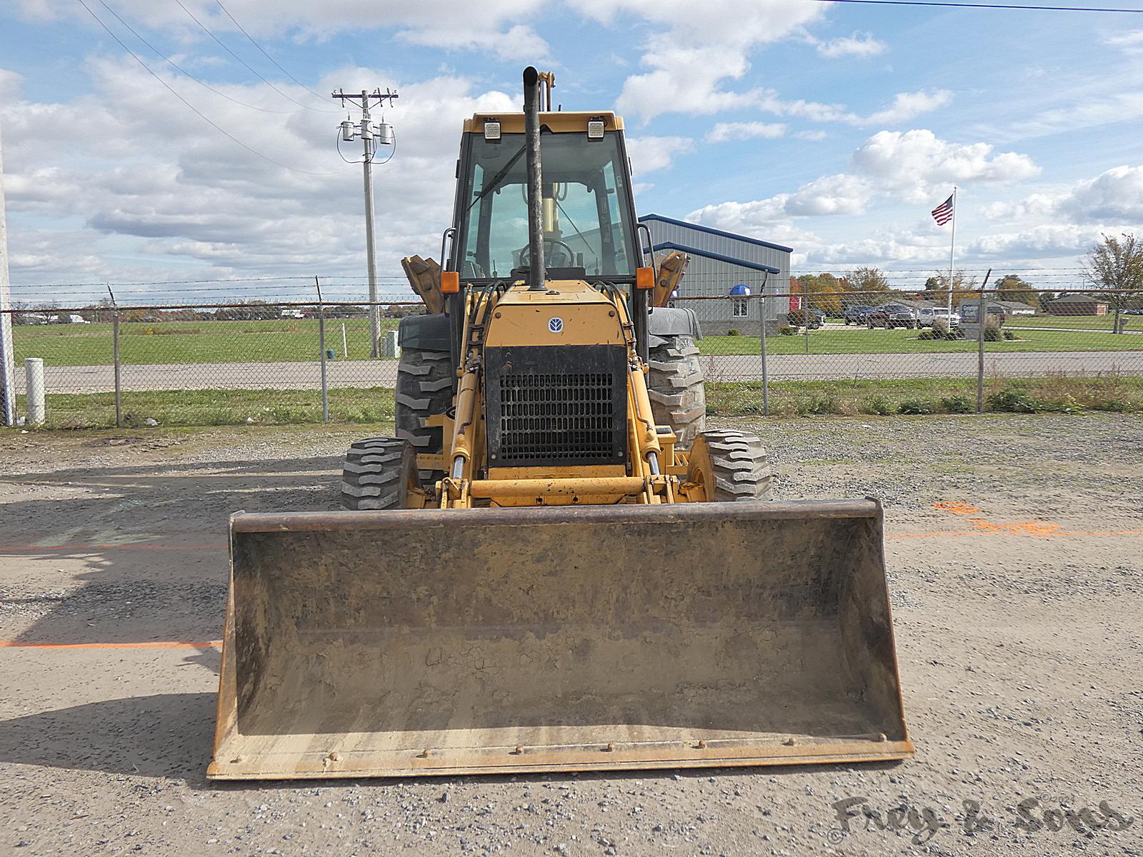 Ford 555D 4x4 Tractor Loader Backhoe, SN:A438878, EROPS, Ext. hoe, Reads 16