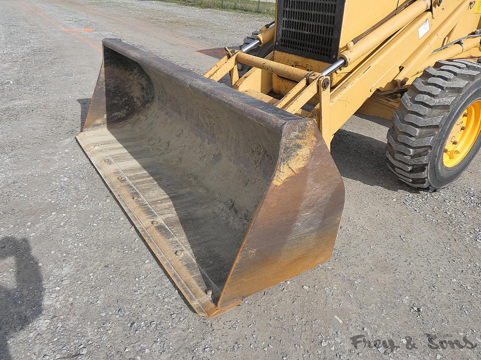 Ford 555D 4x4 Tractor Loader Backhoe, SN:A438878, EROPS, Ext. hoe, Reads 16