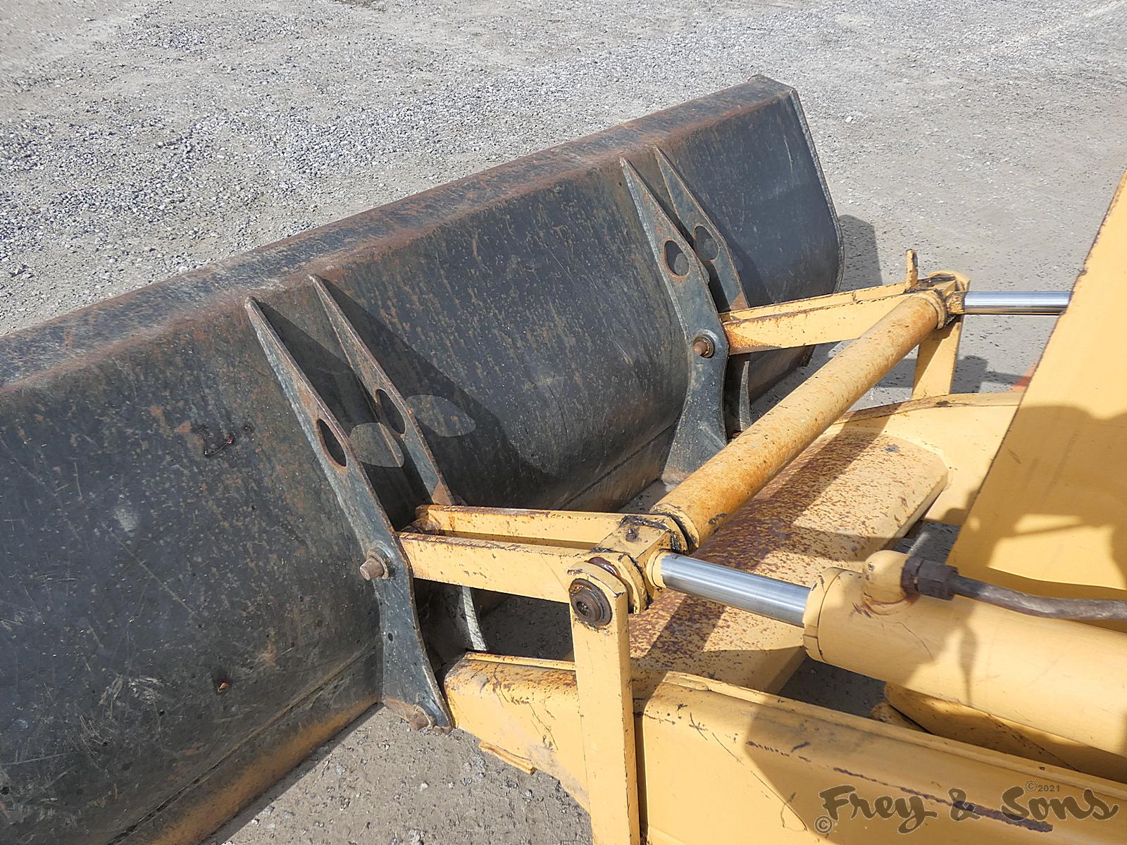 Ford 555D 4x4 Tractor Loader Backhoe, SN:A438878, EROPS, Ext. hoe, Reads 16