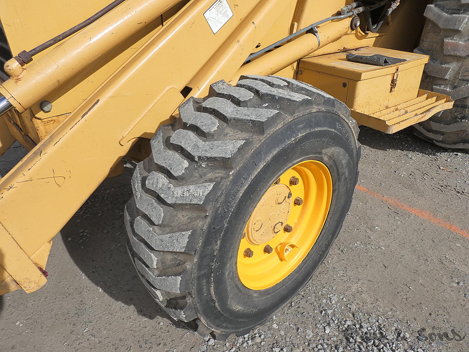 Ford 555D 4x4 Tractor Loader Backhoe, SN:A438878, EROPS, Ext. hoe, Reads 16