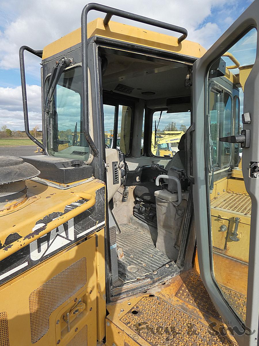 2003 Caterpillar D6R LGP Dozer, SN:ADE00314, EROPS, Straight Blade w/ Tilt,