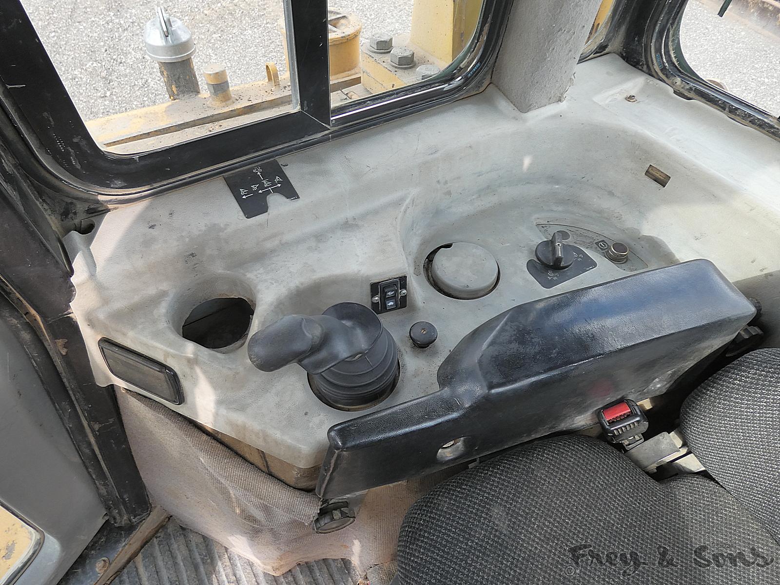 2003 Caterpillar D6R LGP Dozer, SN:ADE00314, EROPS, Straight Blade w/ Tilt,