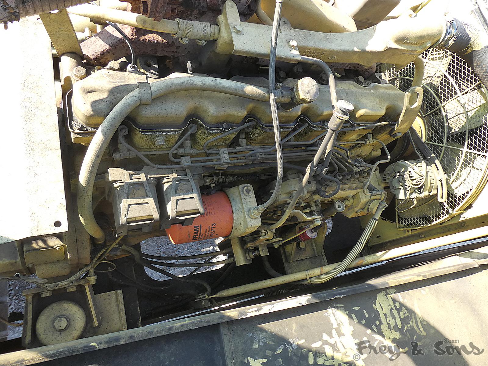 John Deere 790D Hydraulic Excavator, SN:7057, Bucket, Can't read meter