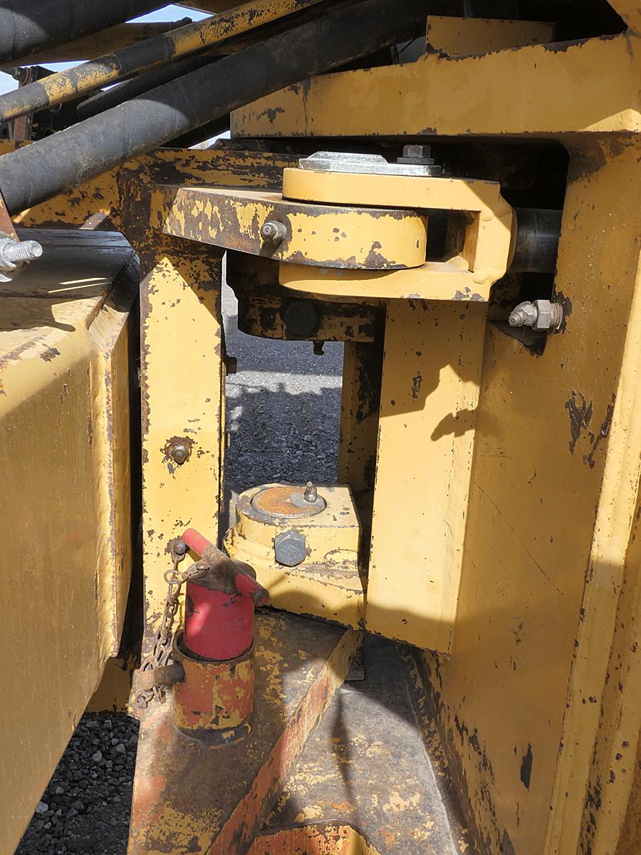 1999 Caterpillar CP563C Smooth Compactor, SN:4KN00275, ROPS,84'' Smooth Dru