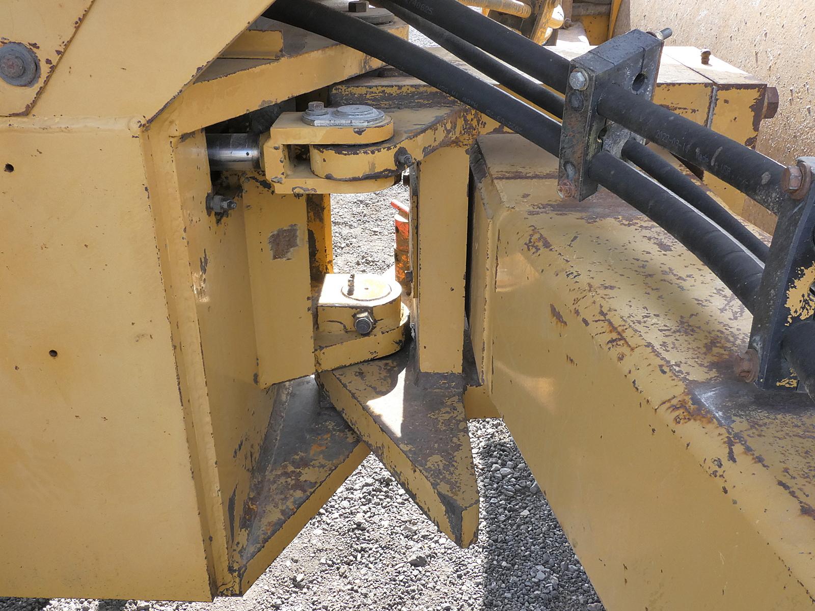 1999 Caterpillar CP563C Smooth Compactor, SN:4KN00275, ROPS,84'' Smooth Dru