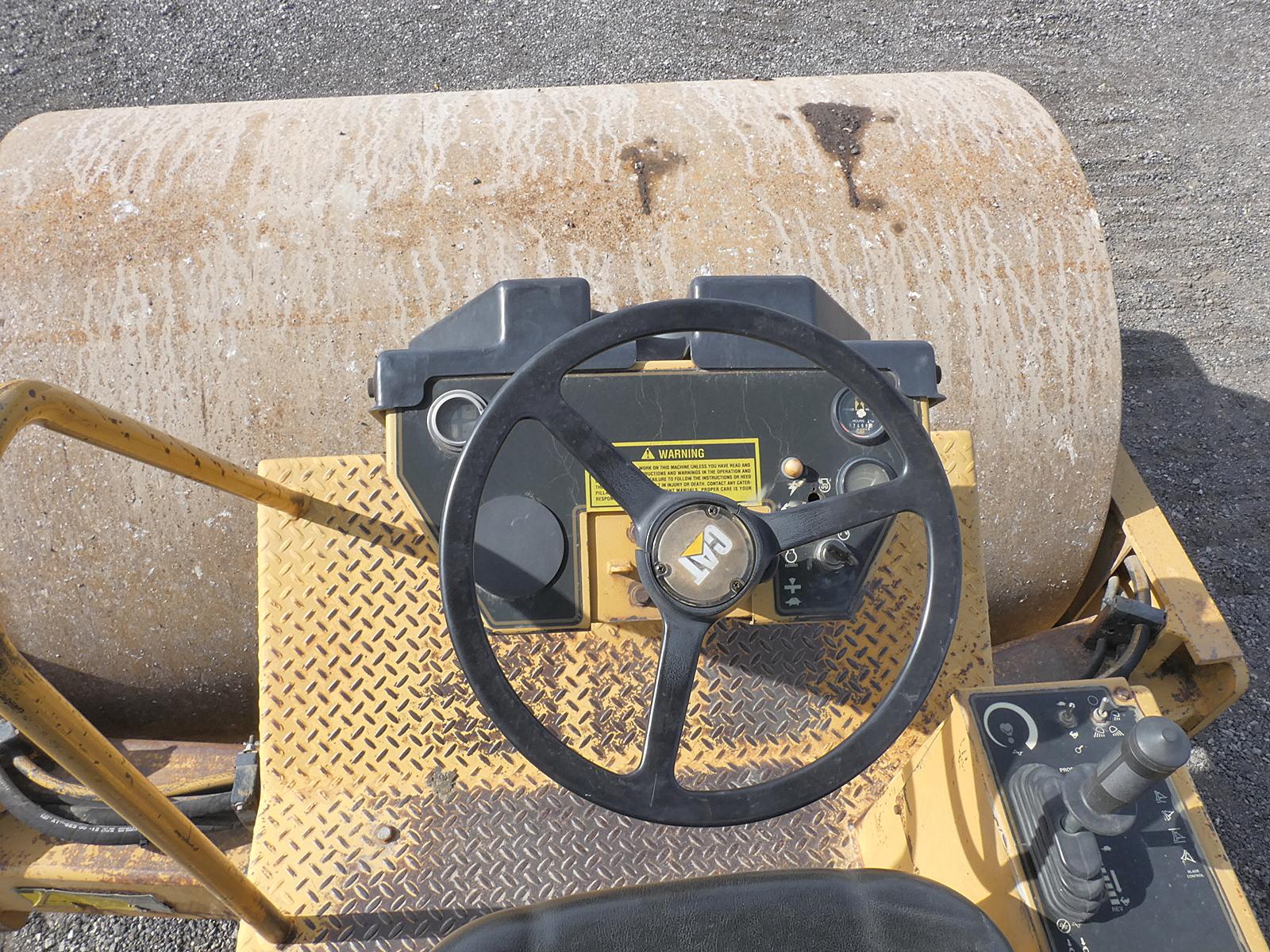 1999 Caterpillar CP563C Smooth Compactor, SN:4KN00275, ROPS,84'' Smooth Dru