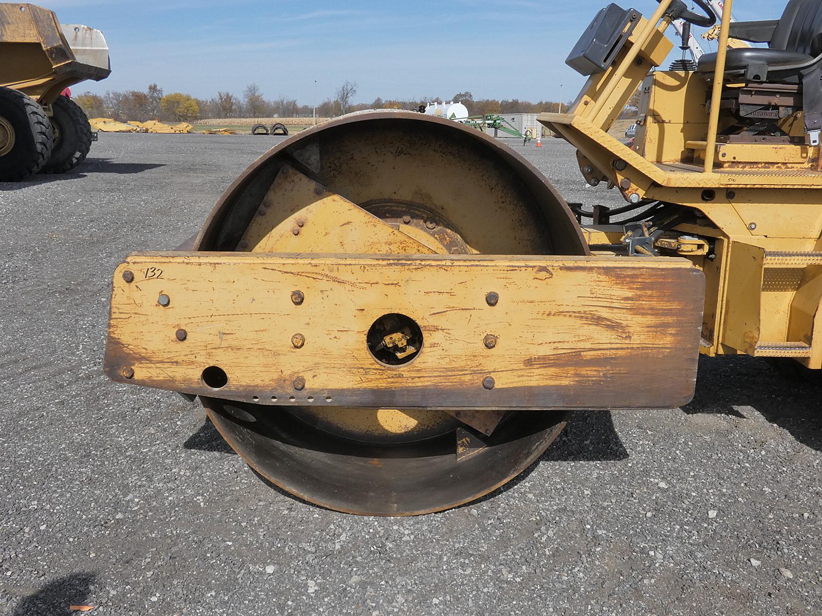 1999 Caterpillar CP563C Smooth Compactor, SN:4KN00275, ROPS,84'' Smooth Dru