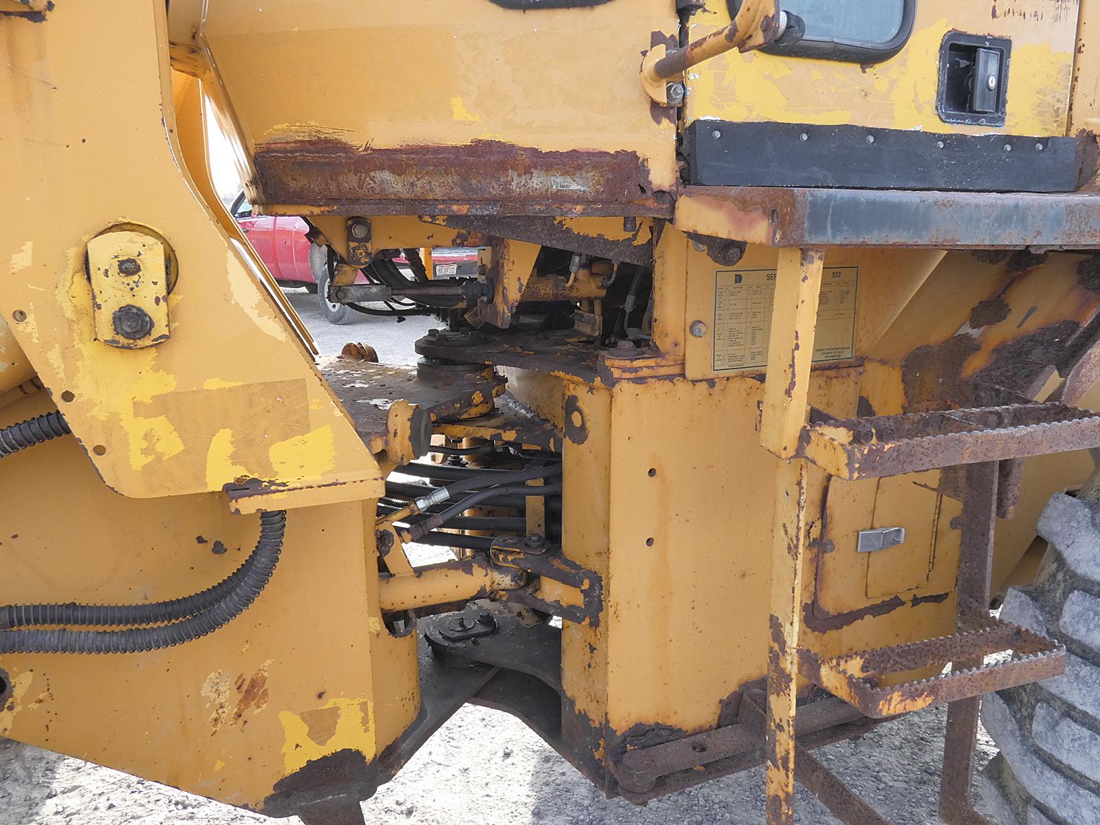 Dresser 512 Rubber Tired Loader, SN:3046, EROPS, GP Bucket, 15.5x25 Tires