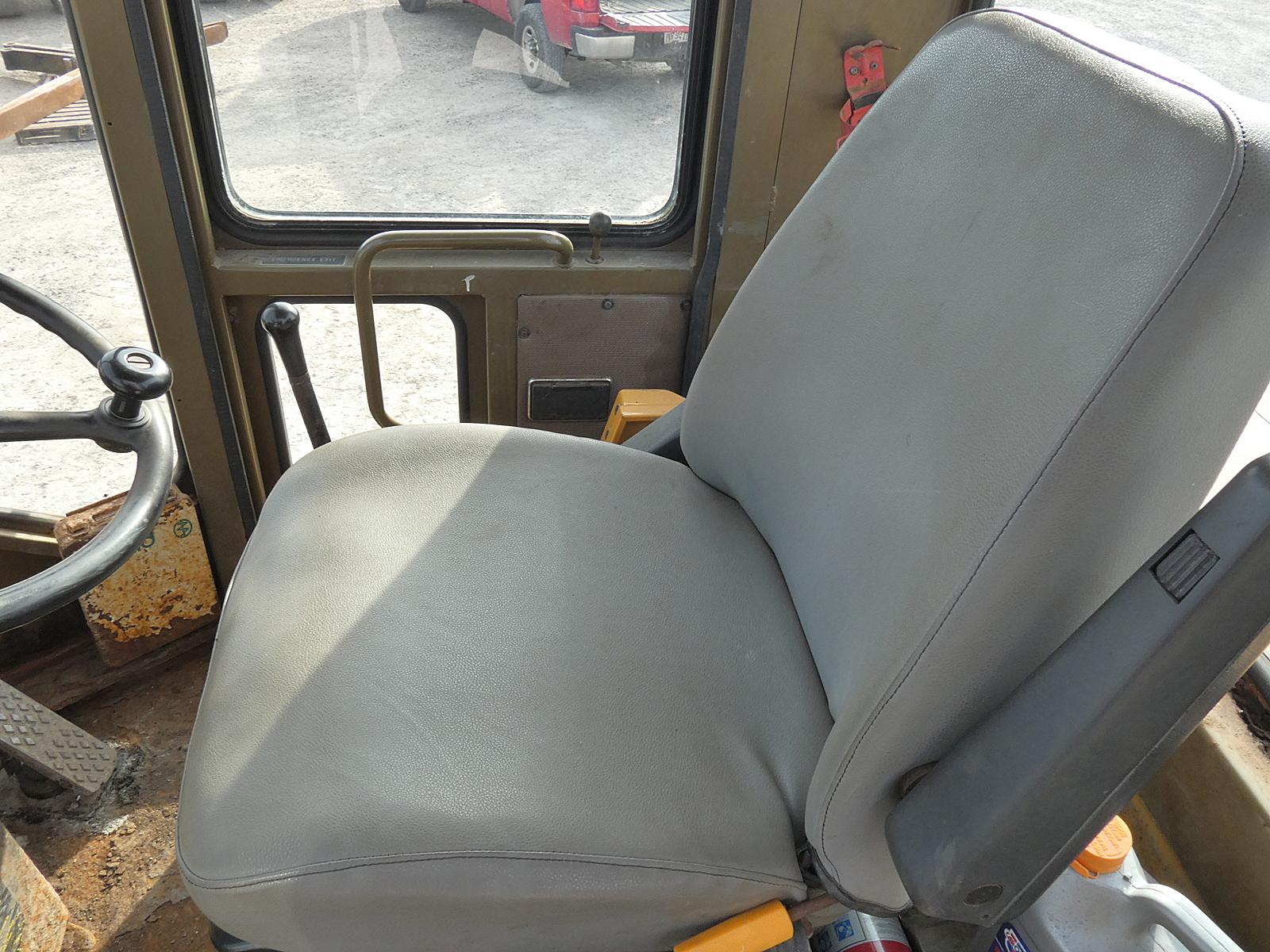 Dresser 512 Rubber Tired Loader, SN:3046, EROPS, GP Bucket, 15.5x25 Tires