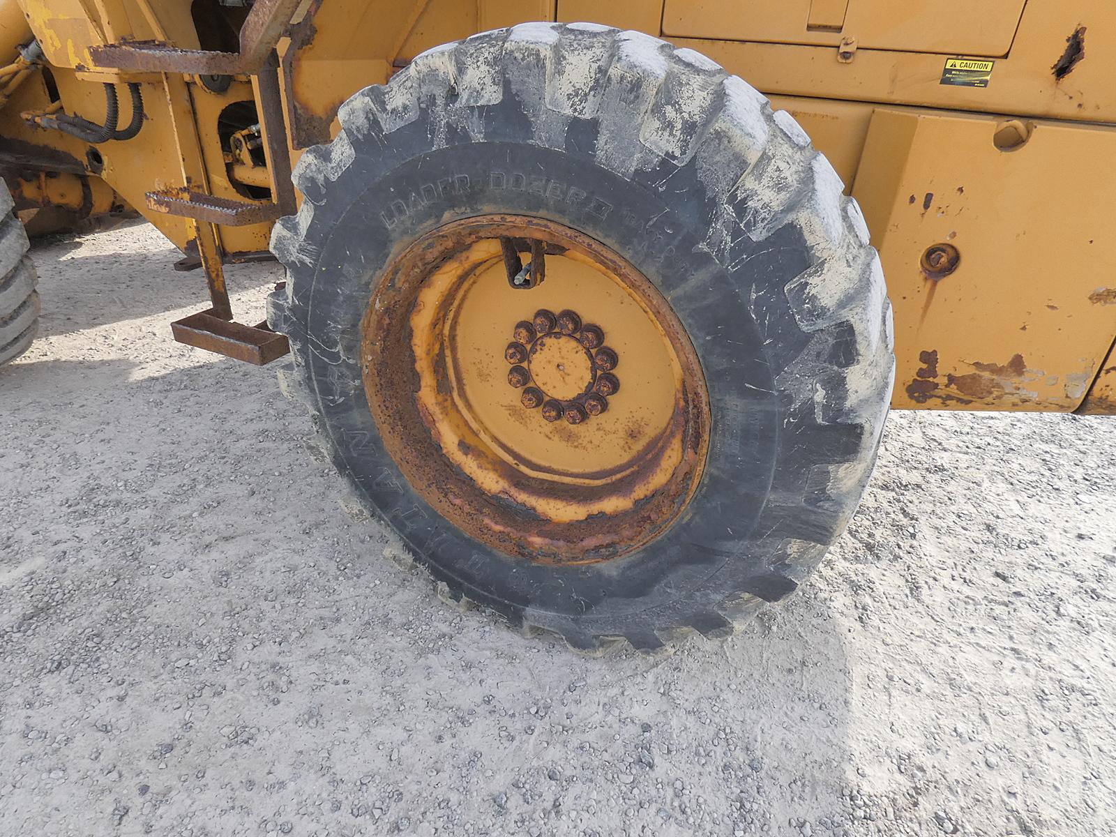 Dresser 512 Rubber Tired Loader, SN:3046, EROPS, GP Bucket, 15.5x25 Tires