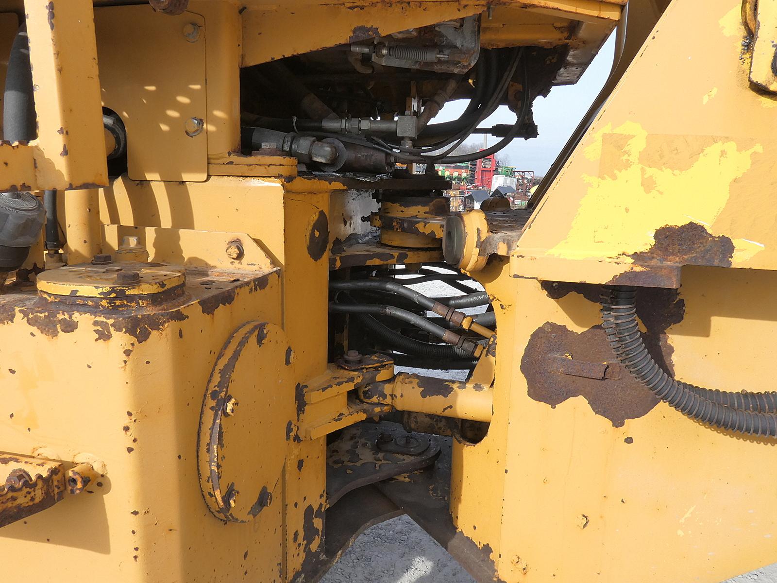 Dresser 512 Rubber Tired Loader, SN:3046, EROPS, GP Bucket, 15.5x25 Tires