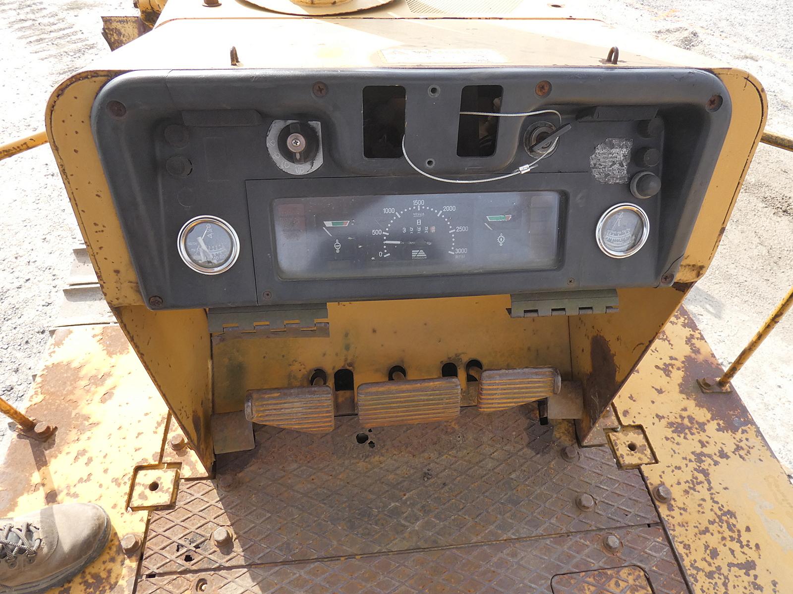 Fiat Allis D7AIT Dozer, SN:251541, ROPS, 6 Way Blade