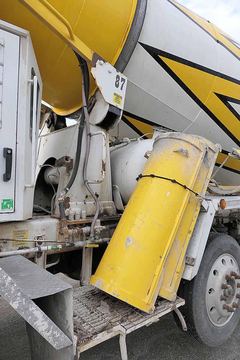 2013 Phoenix Front Discharge Concrete Mixer, SN:1Z9M8GK41DV162030, 6 Axle,