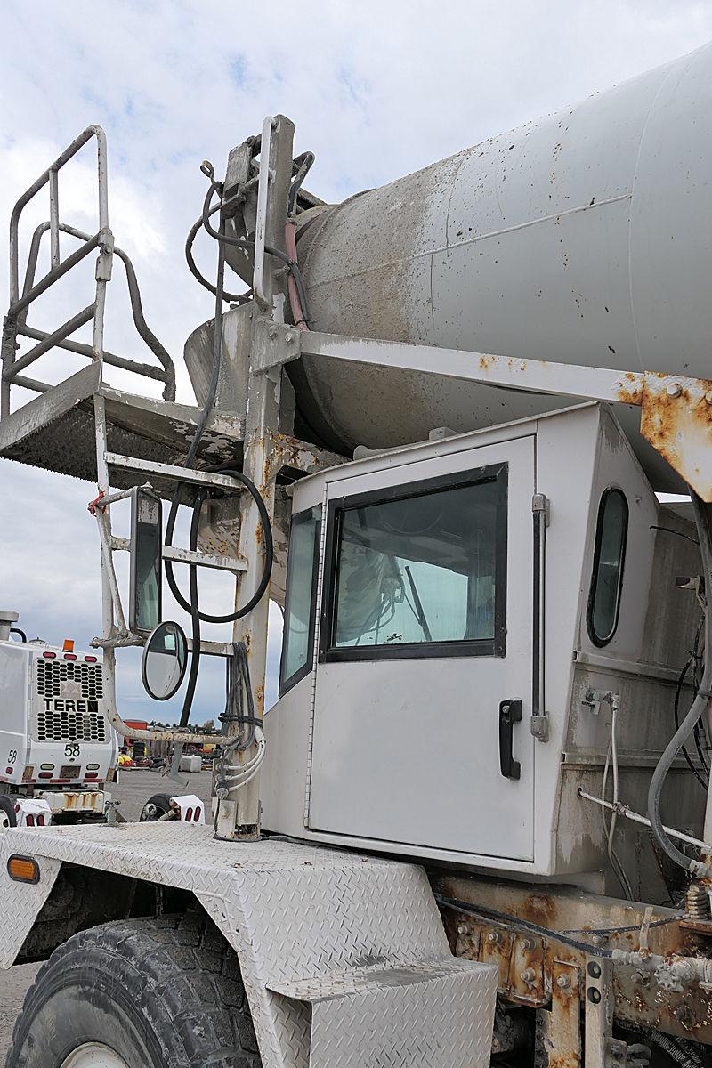 2005 Advance Front Discharge Concrete Mixer, SN:5DG8AC7T450010764, 7 Axle,