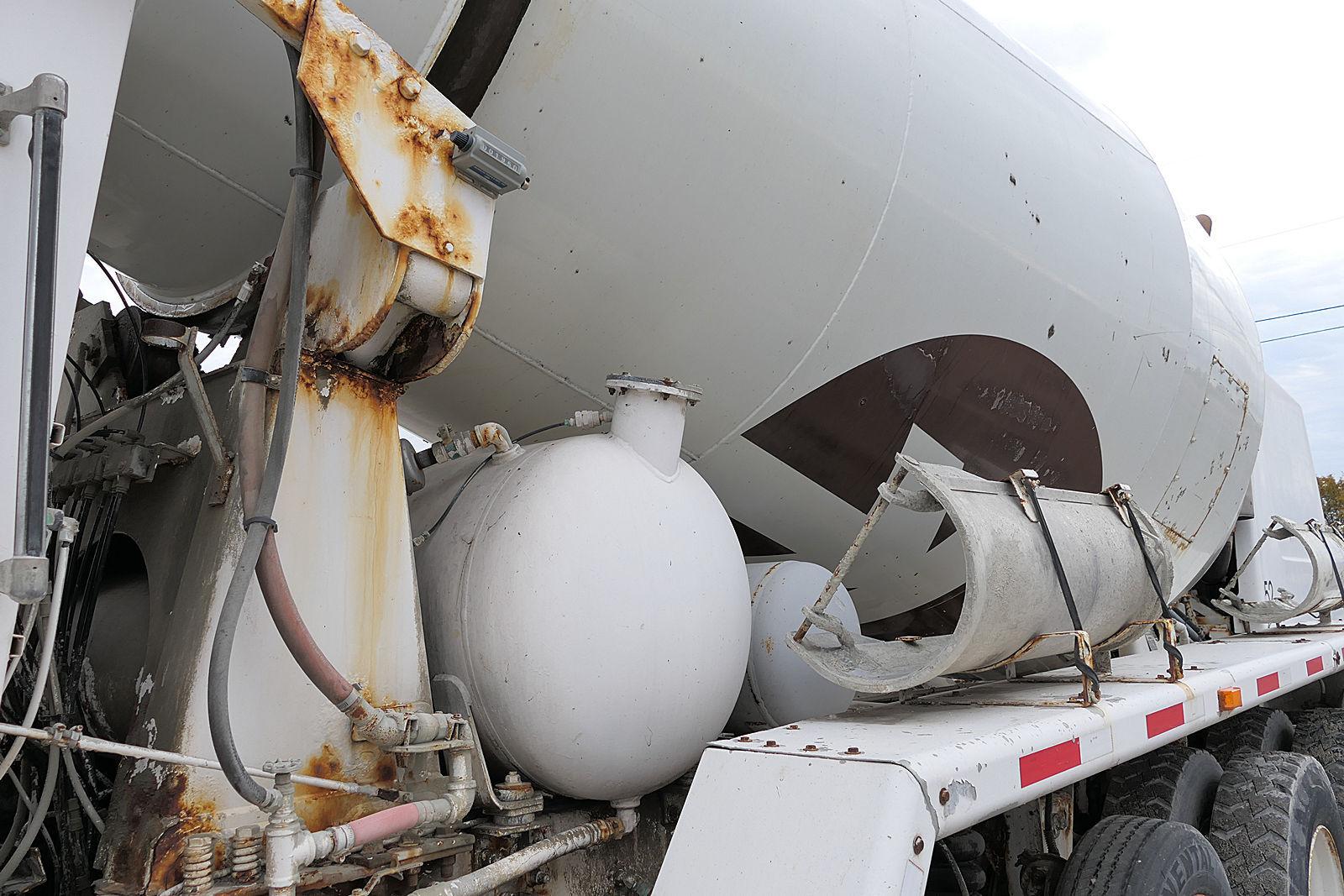 2005 Advance Front Discharge Concrete Mixer, SN:5DG8AC7T450010764, 7 Axle,