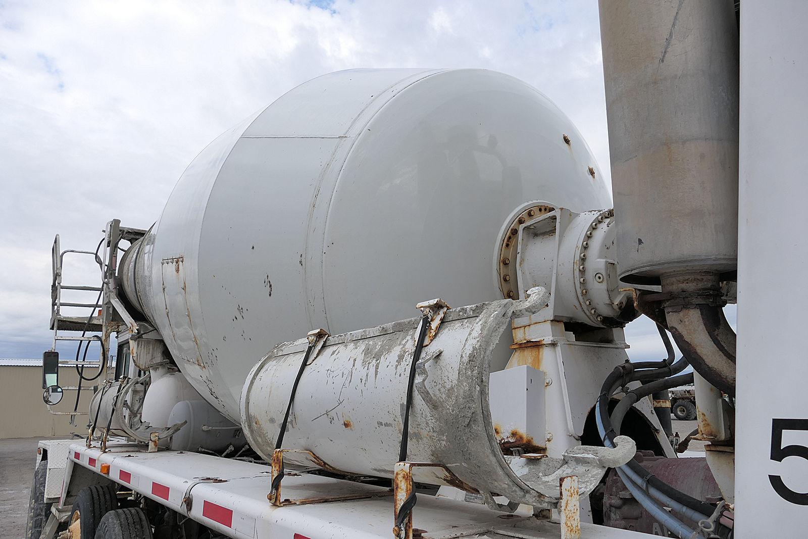 2005 Advance Front Discharge Concrete Mixer, SN:5DG8AC7T450010764, 7 Axle,