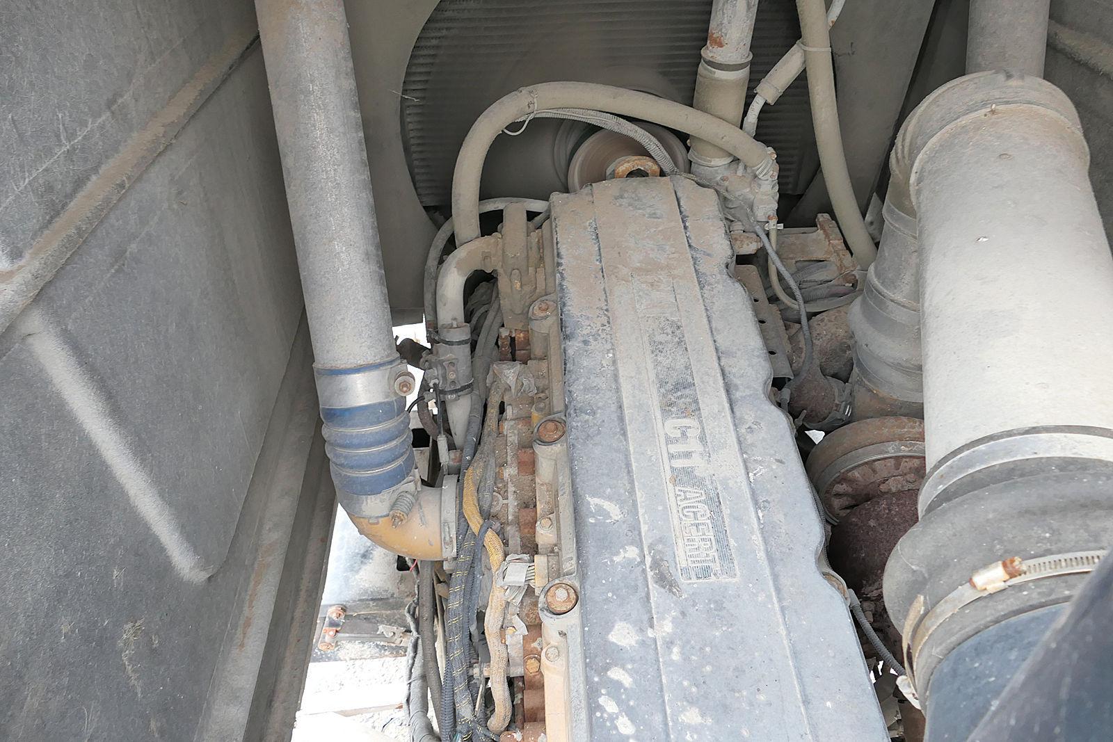 2005 Advance Front Discharge Concrete Mixer, SN:5DG8AC7T450010764, 7 Axle,