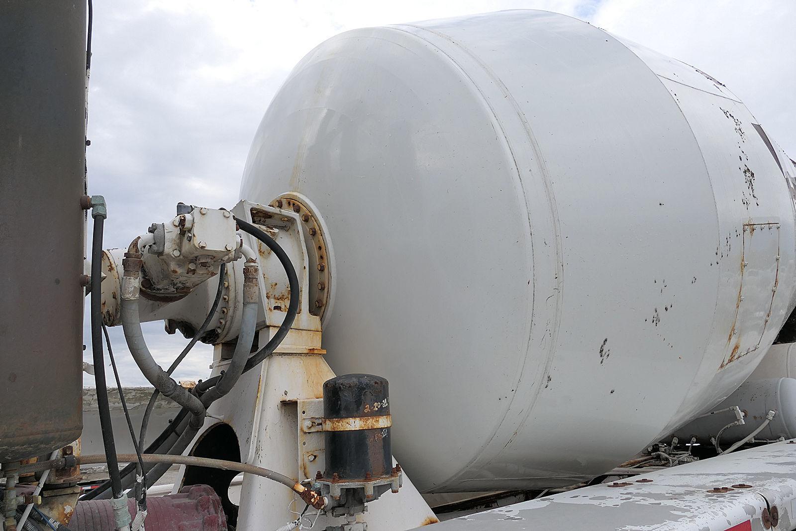 2005 Advance Front Discharge Concrete Mixer, SN:5DG8AC7T450010764, 7 Axle,