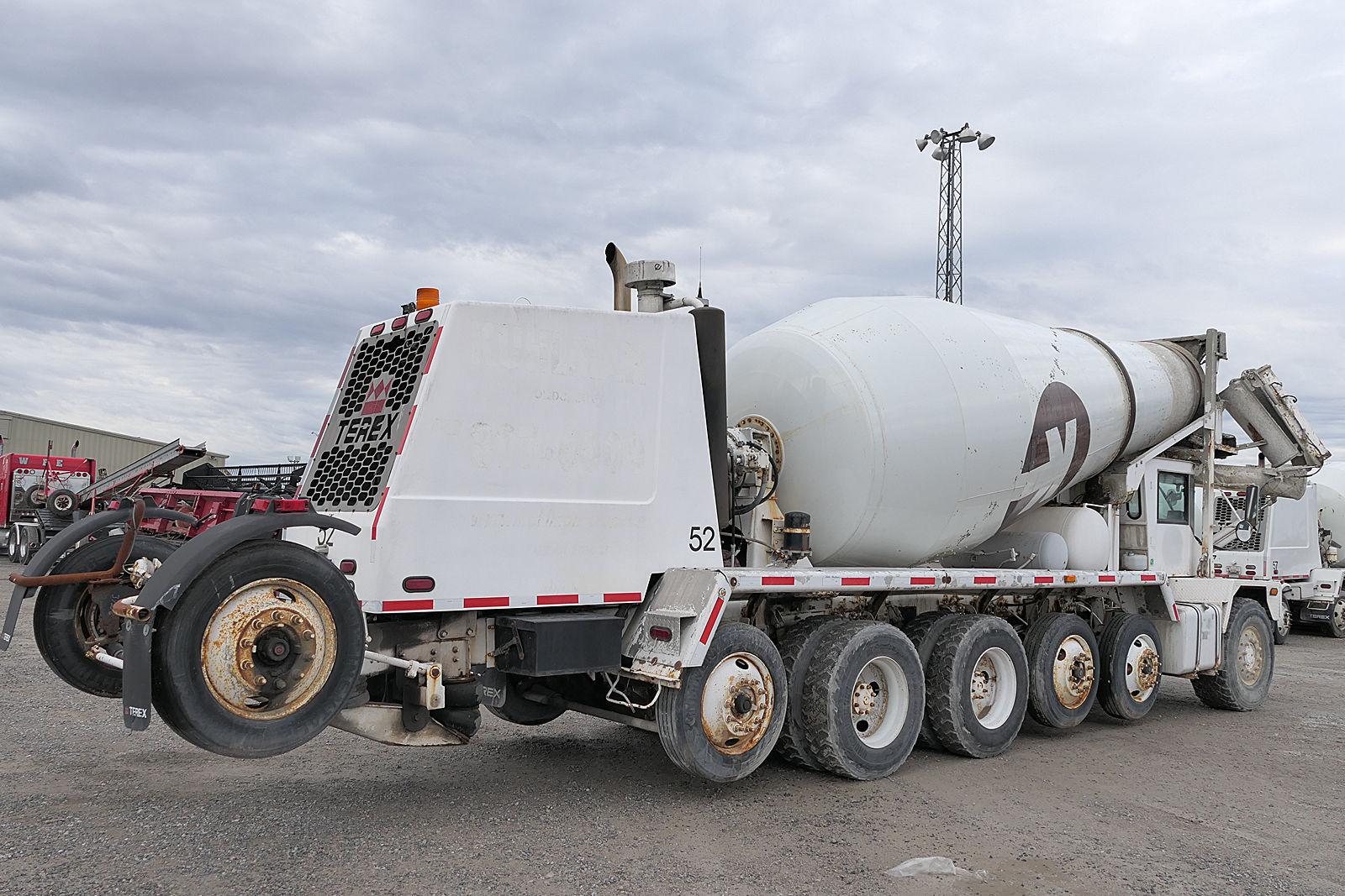 2005 Advance Front Discharge Concrete Mixer, SN:5DG8AC7T450010764, 7 Axle,