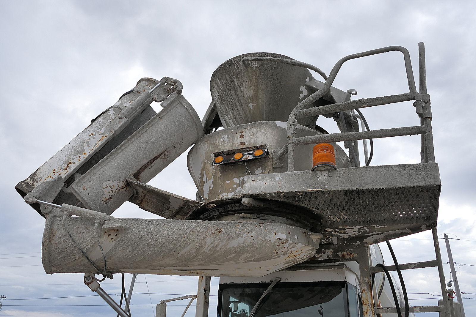 2005 Advance Front Discharge Concrete Mixer, SN:5DG8AC7T450010764, 7 Axle,