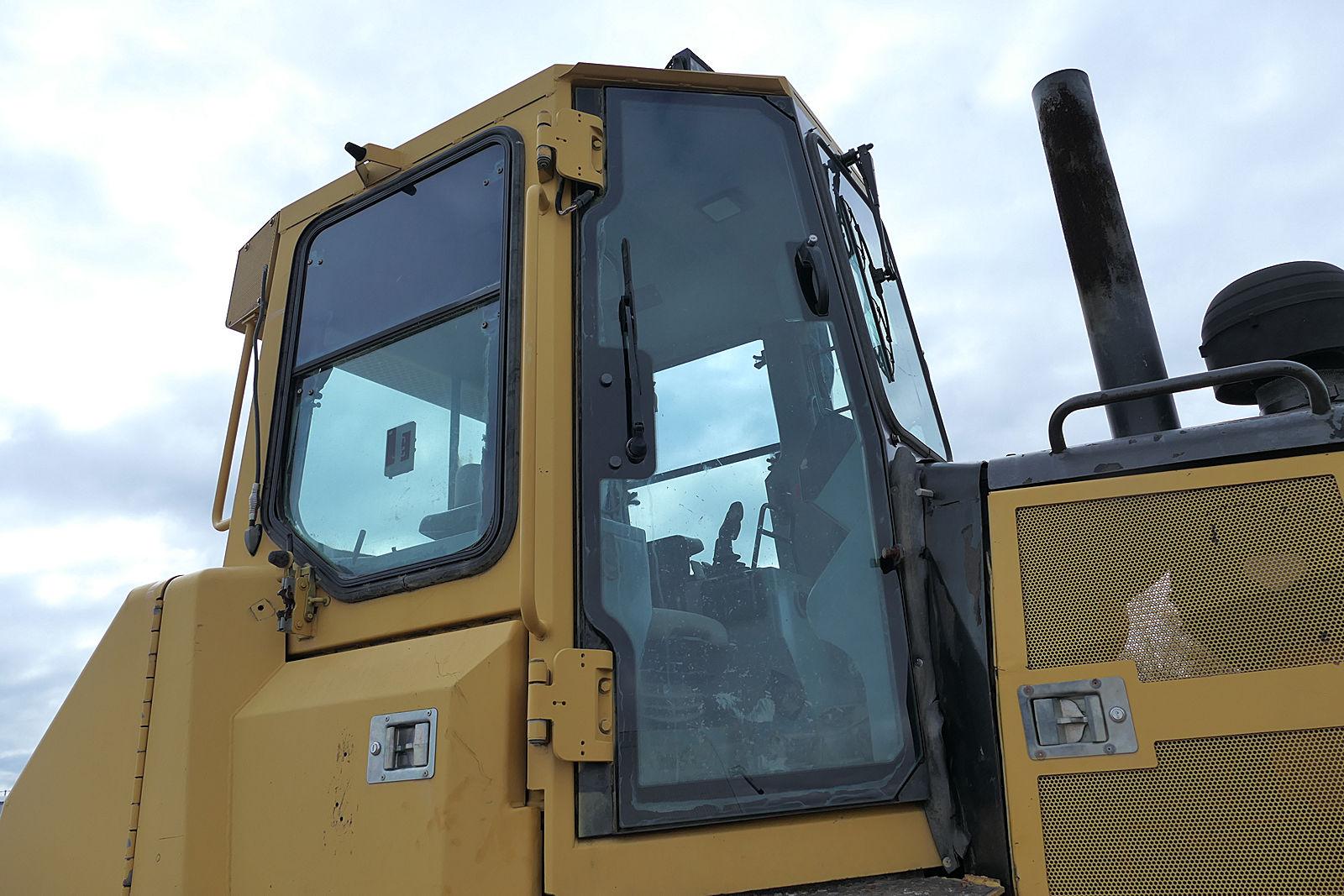 2000 John Deere 850C Dozer, SN:889196, EROPS, 6 Way Blade, 12,776 hrs.