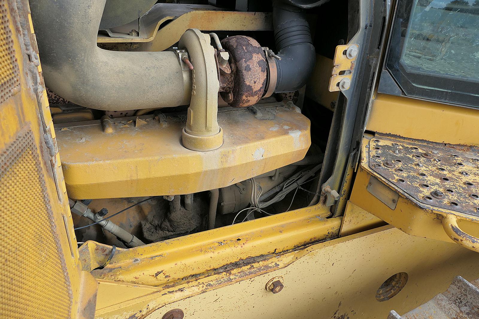 2000 John Deere 850C Dozer, SN:889196, EROPS, 6 Way Blade, 12,776 hrs.