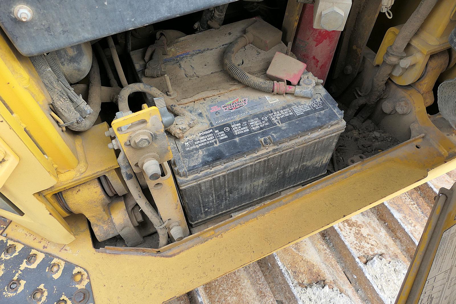 2000 John Deere 850C Dozer, SN:889196, EROPS, 6 Way Blade, 12,776 hrs.