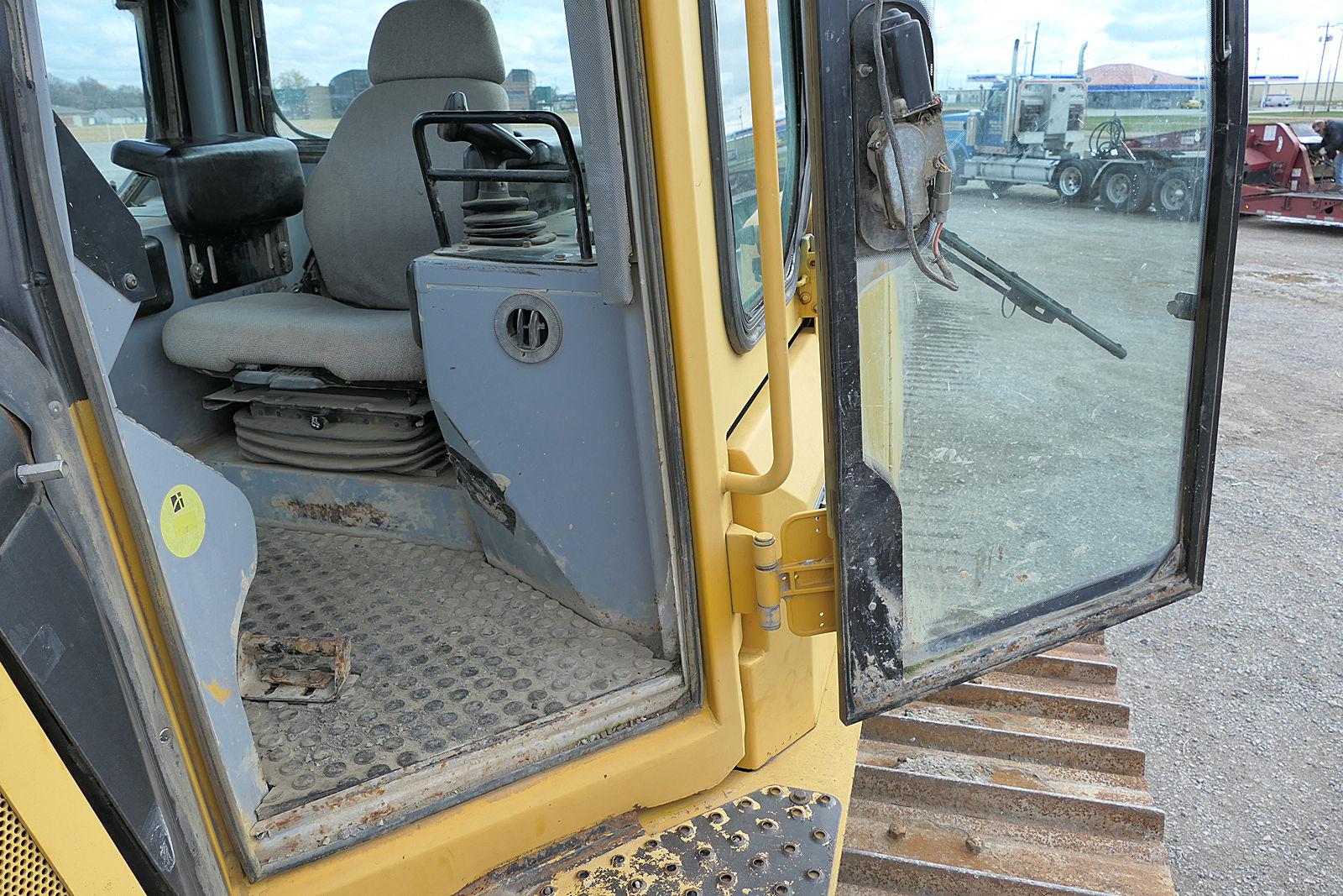 2000 John Deere 850C Dozer, SN:889196, EROPS, 6 Way Blade, 12,776 hrs.