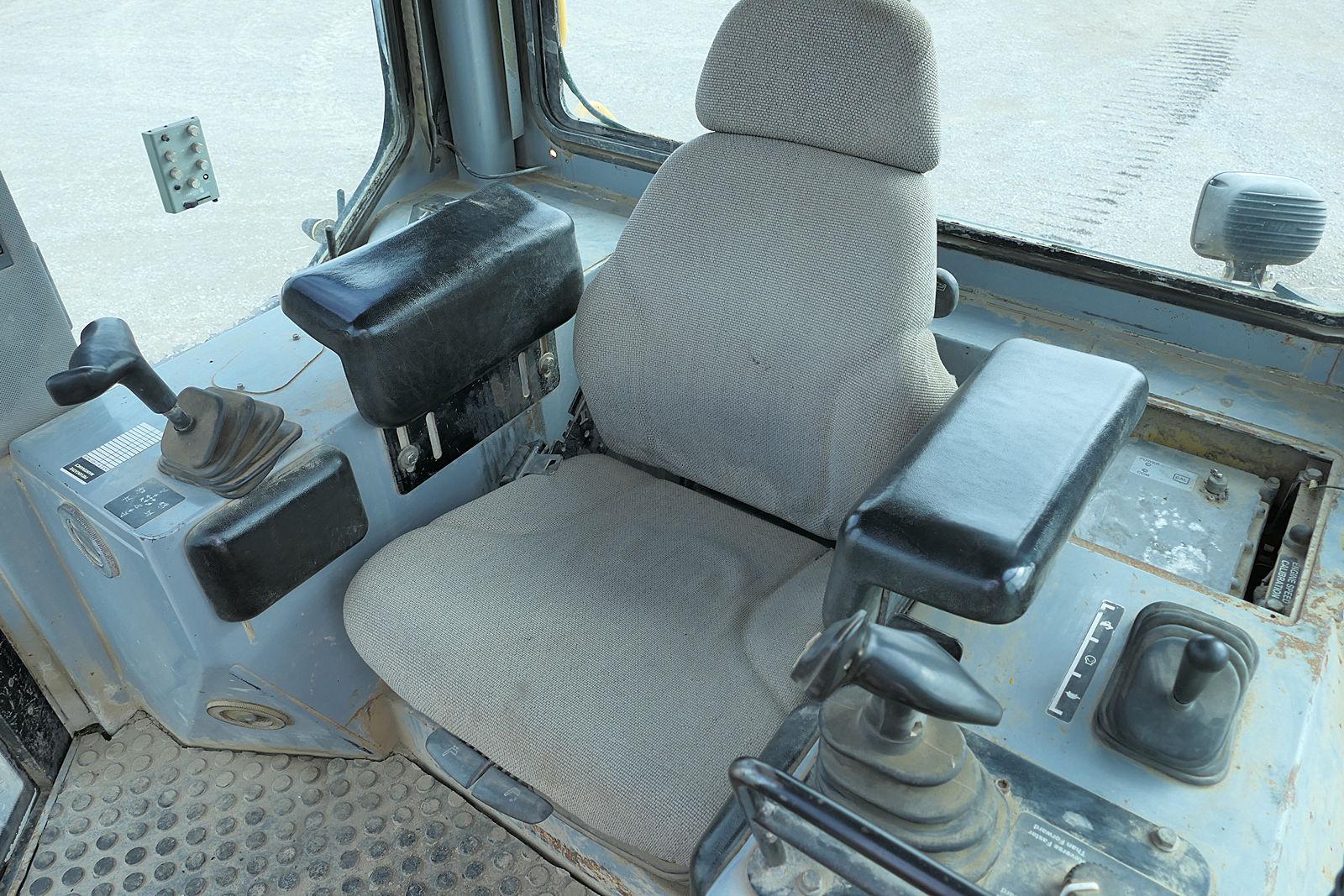 2000 John Deere 850C Dozer, SN:889196, EROPS, 6 Way Blade, 12,776 hrs.