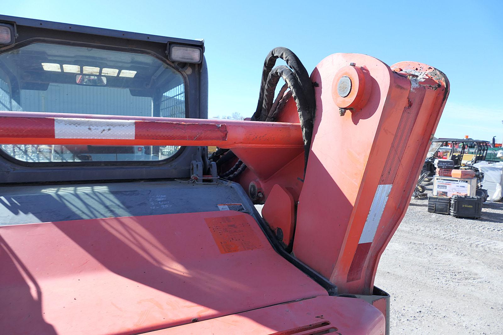 2014 Kubota SVL90 Skidloader, SN:14449, ROPS, Hyd. QT Bucket & Forks, Aux H