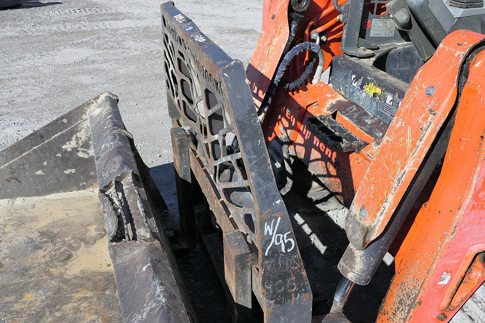 2014 Kubota SVL90 Skidloader, SN:14449, ROPS, Hyd. QT Bucket & Forks, Aux H